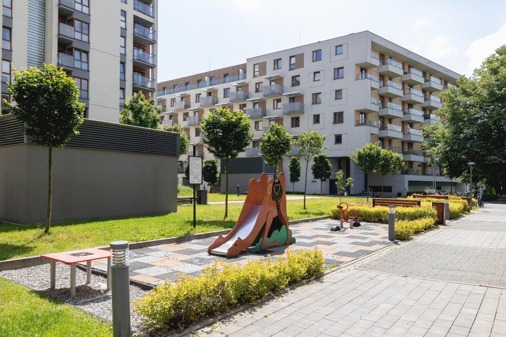 Przytulny Apartament Na Wroclawskiej Z Parkingiem W Krakowie By Noclegi Renters Ngoại thất bức ảnh